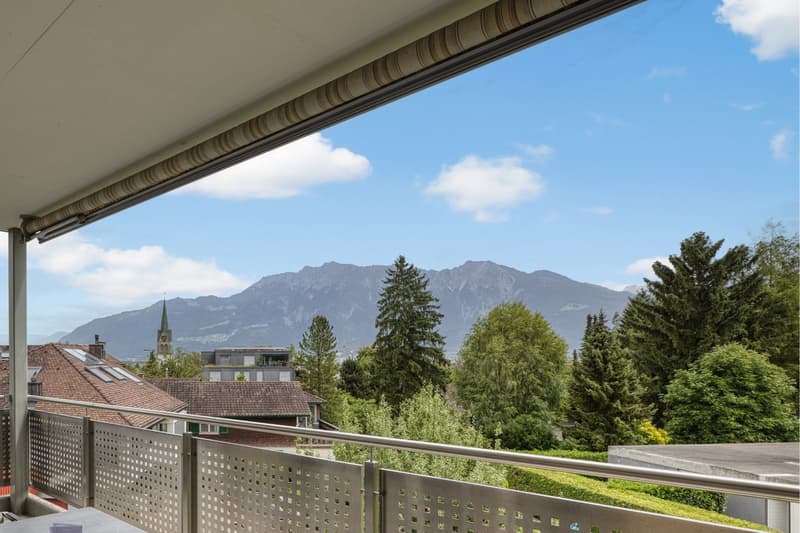 Ruhig wohnen, zentral leben – sonniger Balkon mit schönem Weitblick (10)