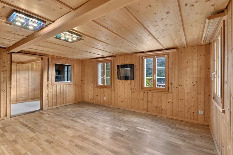 Charmantes Strickbau-Einfamilienhaus mit Wintergarten im Prättigau (3)