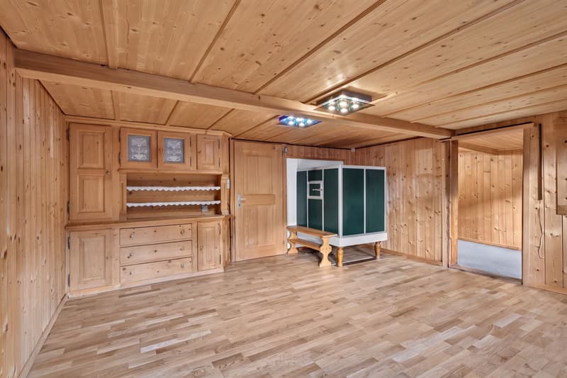Charmantes Strickbau-Einfamilienhaus mit Wintergarten im Prättigau (2)