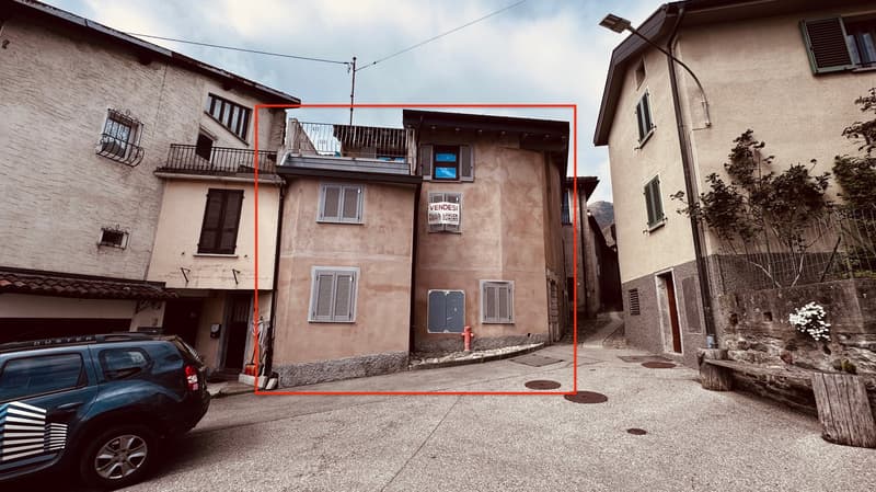 Single-family house completely renovated in Miglieglia (8)