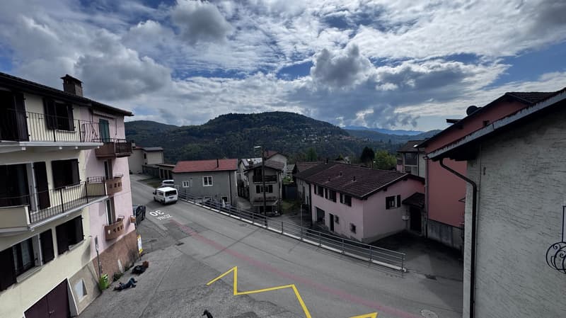 Single-family house completely renovated in Miglieglia (2)
