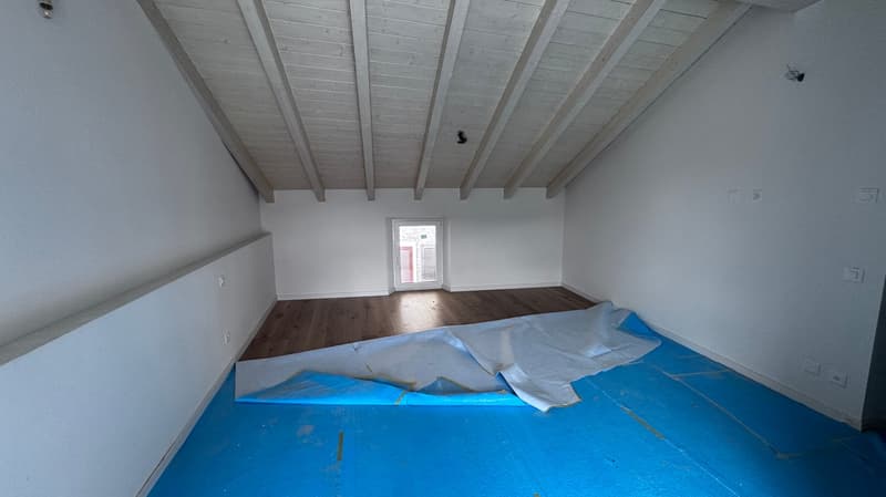 Single-family house completely renovated in Miglieglia (5)