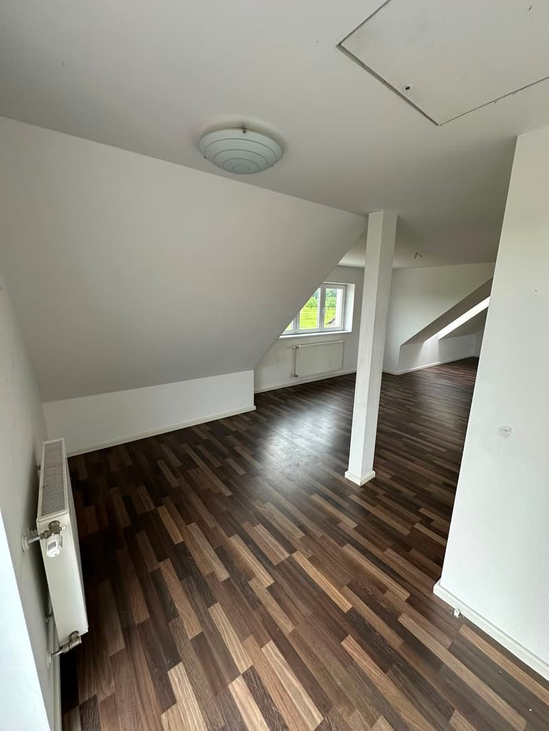 Charmante 3.5-Zimmer-Wohnung in historischem Gebäude in Salmsach (2)