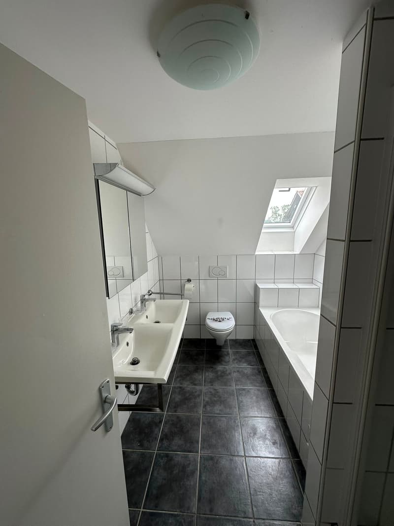 Charmante 3.5-Zimmer-Wohnung in historischem Gebäude in Salmsach (3)