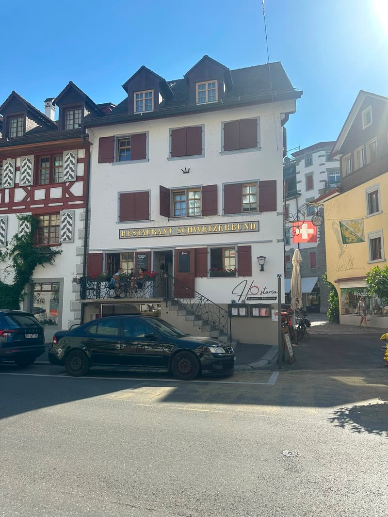 Charmante 1.5-Zimmer-Wohnung im historischen Herzen von Arbon (1)