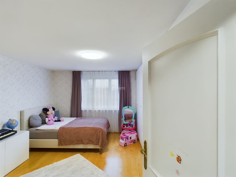 8.5-room villa with pool & annex in Oberentfelden (13)