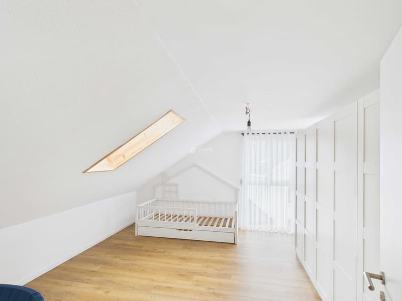 Maison de 3 familles, rénovée en 2021, avec 2 garages à Trimbach (9)