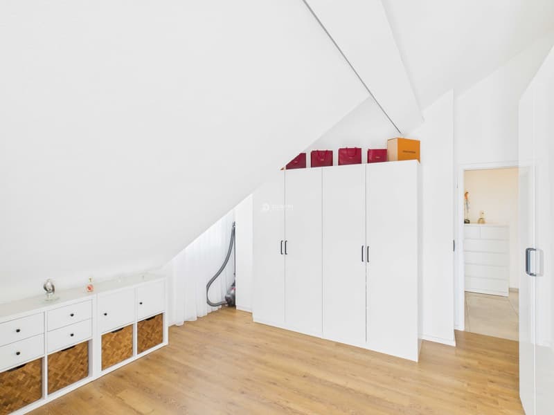 Maison de 3 familles, rénovée en 2021, avec 2 garages à Trimbach (6)