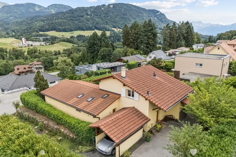 Einzelvilla mit freier Sicht (1)