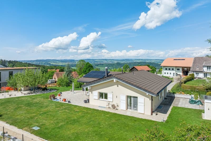 Villa en bordure de zone agricole avec vaste jardin et vue dégagée (4)