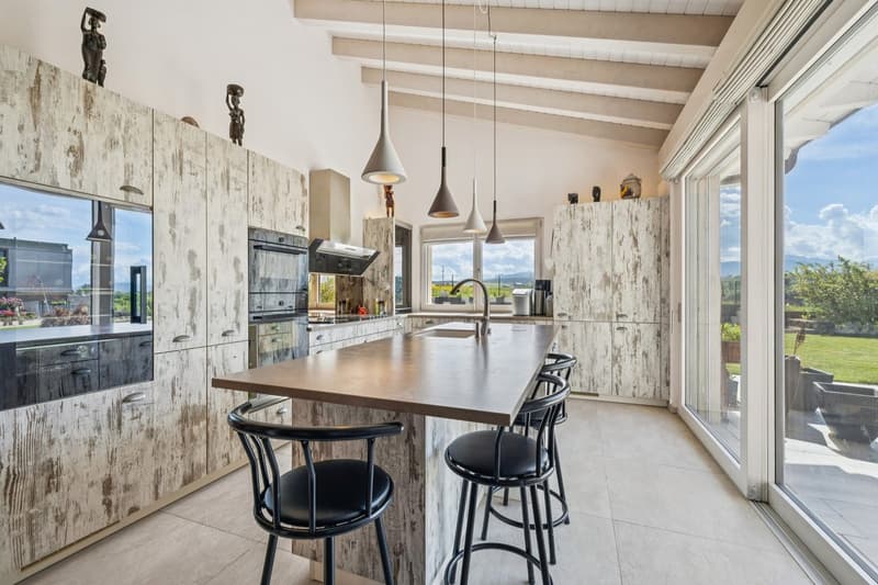 Villa en bordure de zone agricole avec vaste jardin et vue dégagée (6)
