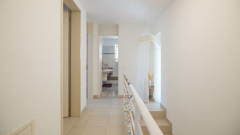 Wunderschönes Haus mit 5,5 Zimmern und Pool in Brione sopra Minusio (7)