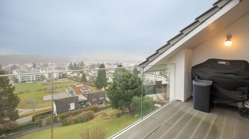 Upscale 5.5-room attic apartment with terrace in Killwangen (7)