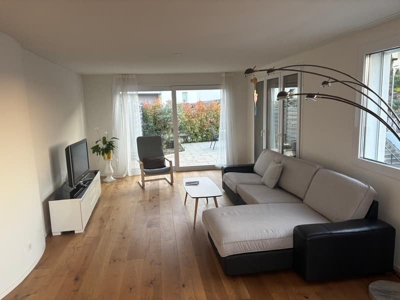Upscale 5.5-room attic apartment with terrace in Killwangen (8)