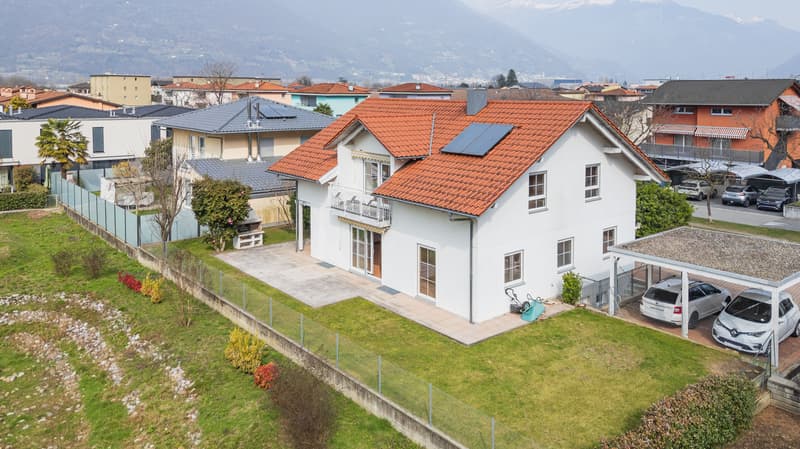 Belle maison de 6.5 pièces avec potentiel à Sant Antonino (1)