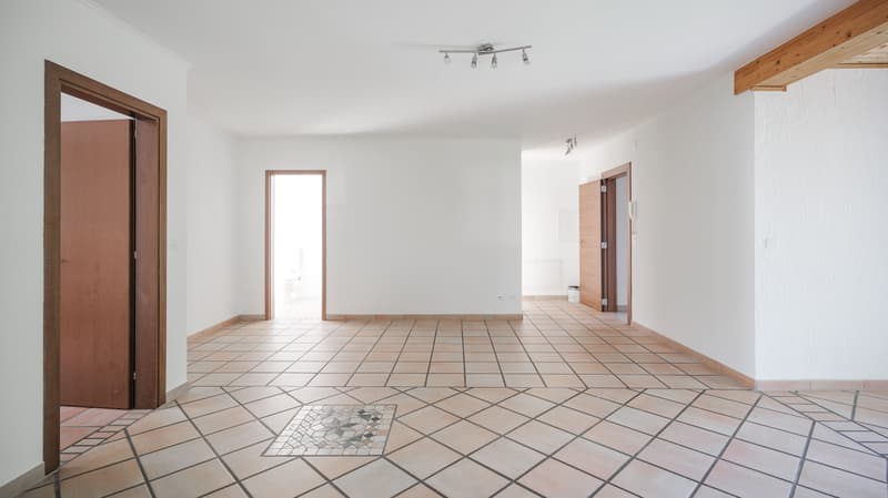 Résidence avec 5 appartements et belle vue à Claro (8)