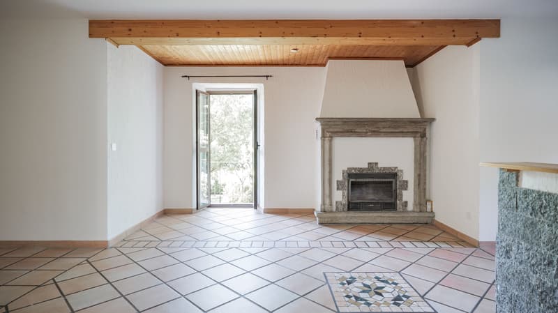 Résidence avec 5 appartements et belle vue à Claro (6)