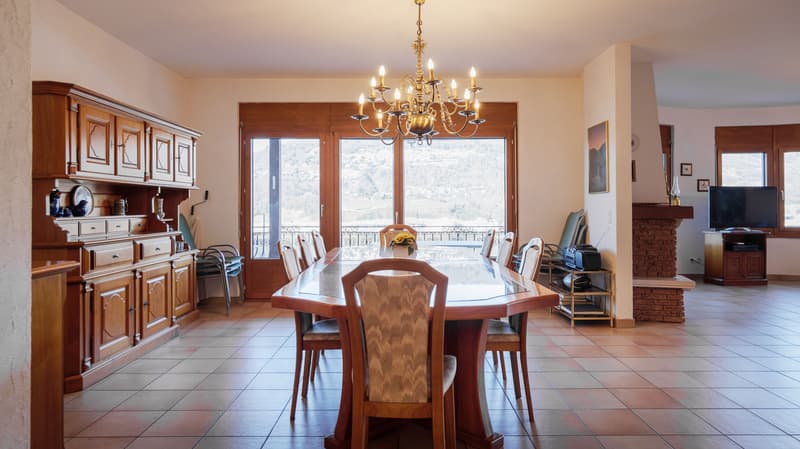 Schönes Ferienhaus mit 5.5 Zimmern in Collina d'Oro (3)
