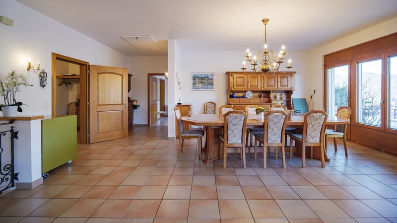 Schönes Ferienhaus mit 5.5 Zimmern in Collina d'Oro (2)