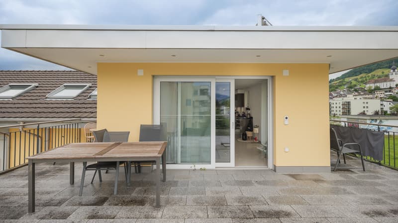 Modern multi-family house with three 3.5-room apartments in Buochs (7)