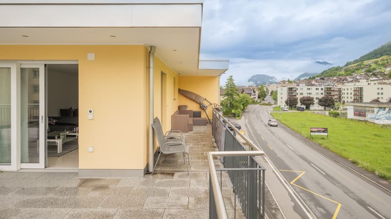 Modern multi-family house with three 3.5-room apartments in Buochs (6)