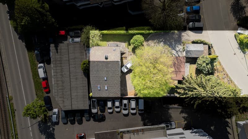 Maison 5,5 pièces avec bâtiment de bureaux et terrain à bâtir en zone centrale (3)
