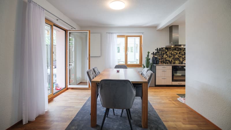 Maison 5,5 pièces avec bâtiment de bureaux et terrain à bâtir en zone centrale (6)