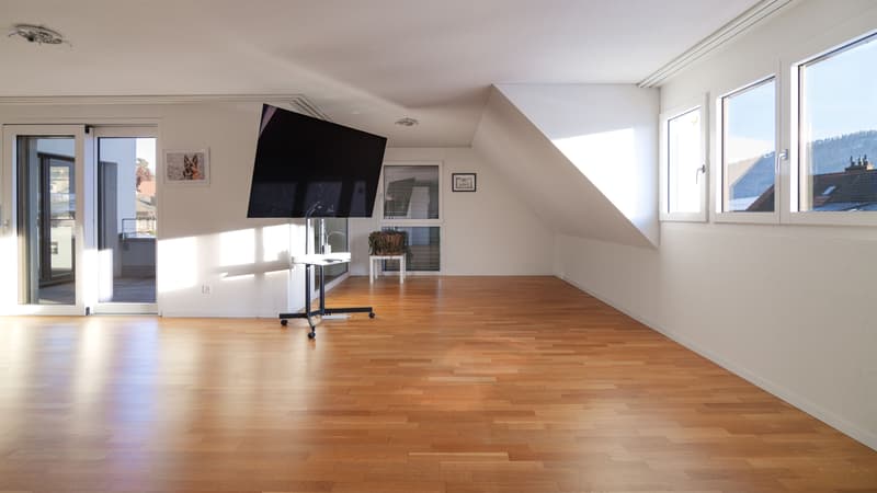 Helle 4.5-Zimmer-Wohnung in Oberweningen (3)