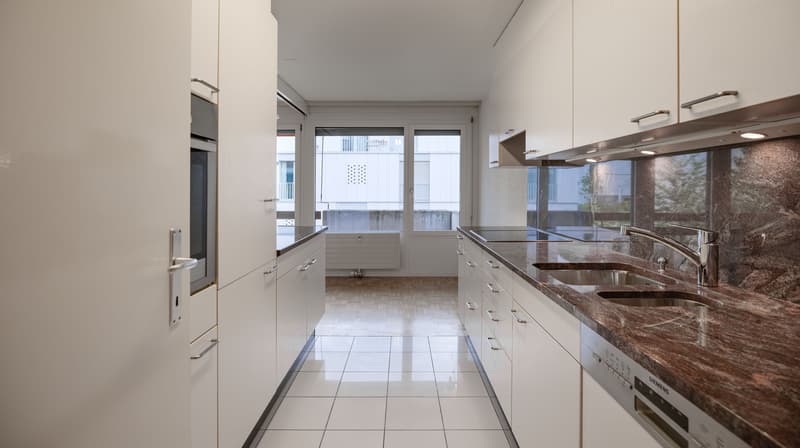 Bel appartement de 4,5 pièces, lumineux, dans un excellent emplacement à Riehen (8)