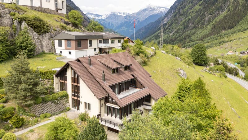 11-room property with 2 apartments and construction potential in Wassen (UR) (1)