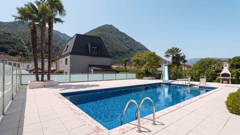 Spectacular 9-room house with pool in Quartino (3)