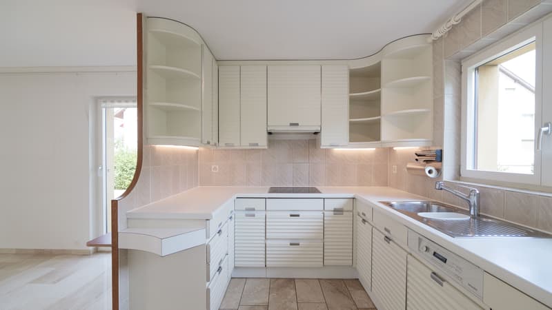 Charming 6.5-room house with a dreamy garden in Feldbrunnen (7)