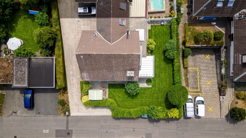 Charming 6.5-room house with a dreamy garden in Feldbrunnen (3)