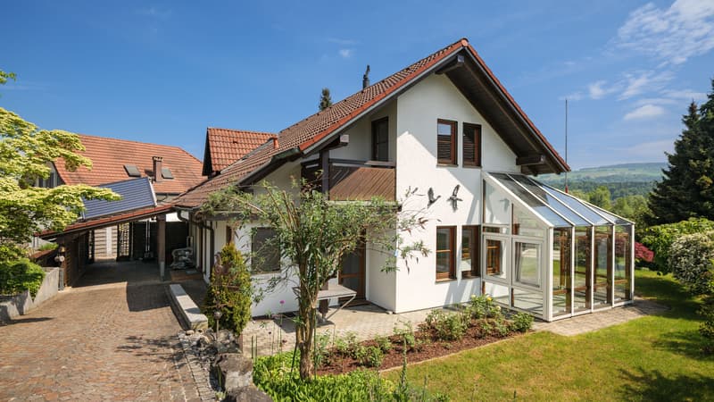 Grosszügiges 4.5-Zimmer-Haus mit Pool in Nesselnbach (1)