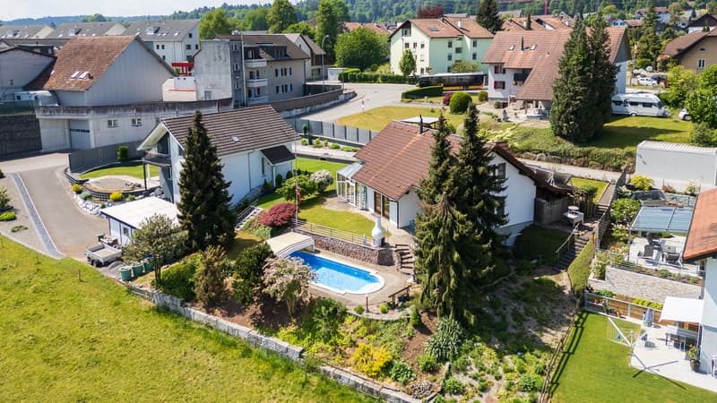 Grosszügiges 4.5-Zimmer-Haus mit Pool in Nesselnbach (2)