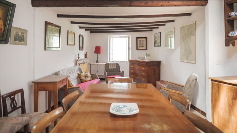 Caratteristica e ristrutturabile casa di 5 locali a Cabbio (8)