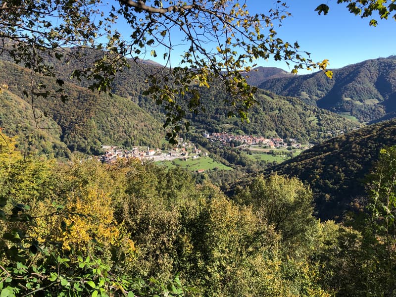 Caratteristica e ristrutturabile casa di 5 locali a Cabbio (4)