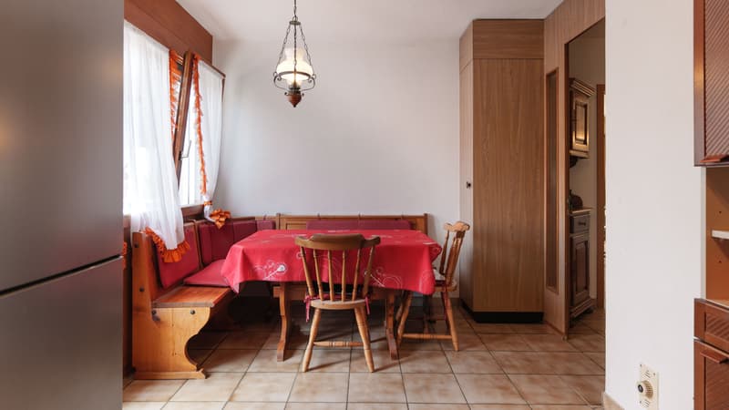 Zweifamilienhaus mit grossem Garten und viel Potenzial in Safnern (3)