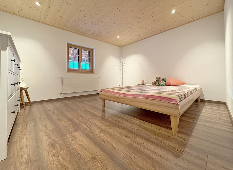 Historic 5.5-room house in Mollis, top renovated in 2017 - for sale (13)