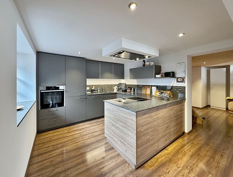 Historic 5.5-room house in Mollis, top renovated in 2017 - for sale (2)