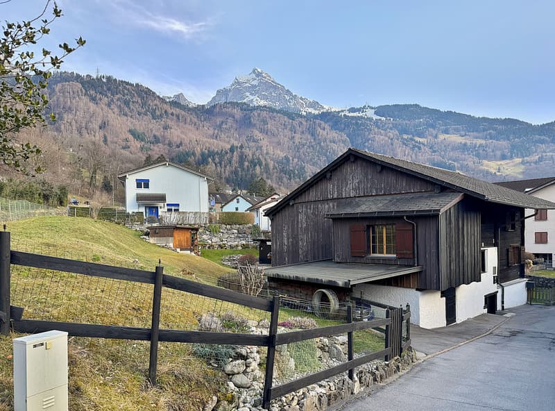 Historic 5.5-room house in Mollis, top renovated in 2017 - for sale (5)