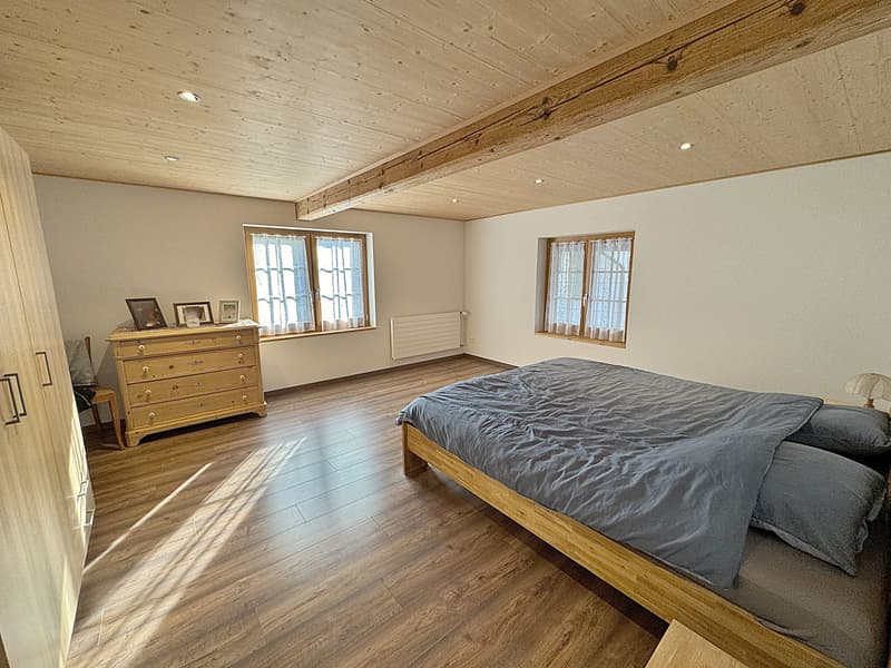 Historic 5.5-room house in Mollis, top renovated in 2017 - for sale (12)
