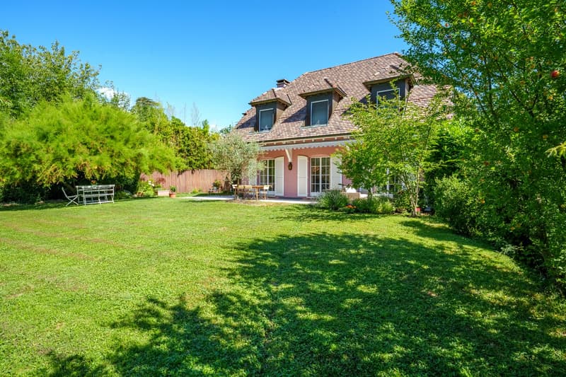 Maison individuelle familiale à Collonge-Bellerive – Accès lac et jardin piscinable (2)