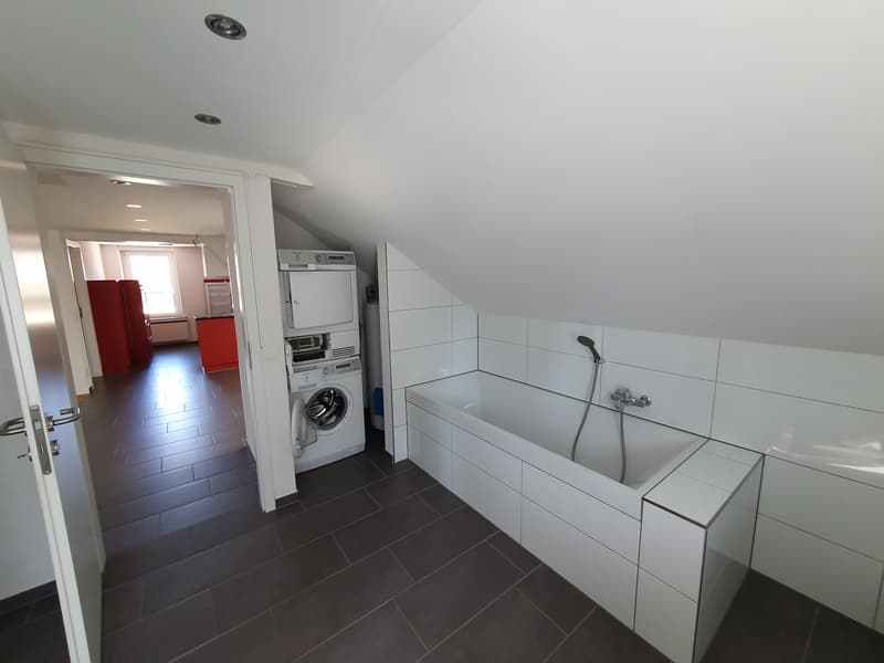 Modern, bright 3.5-room apartment in the center of Buchs (6)