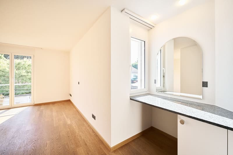 Grosszügiges Doppel-Einfamilienhaus in luxuriösem Ausbaustandard (5)