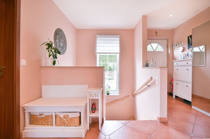 Casa unifamiliare di 8,5 locali con piscina e vista panoramica a Stüsslingen (7)