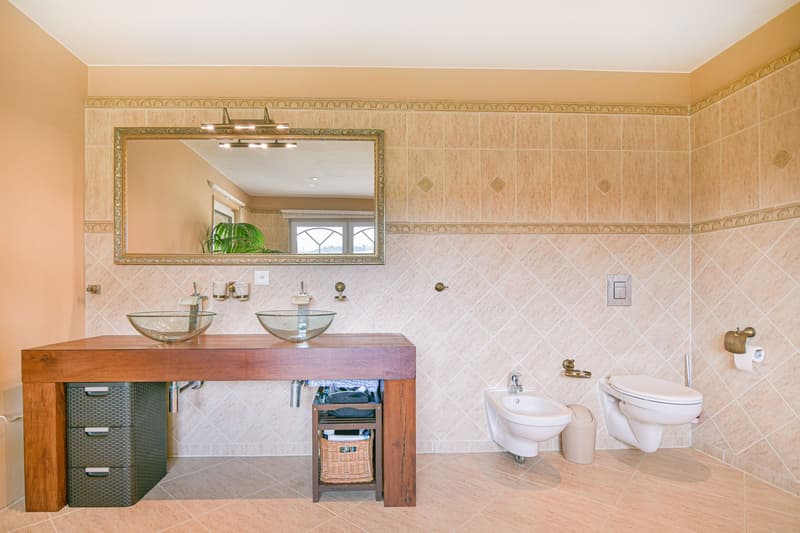 Casa unifamiliare di 8,5 locali con piscina e vista panoramica a Stüsslingen (12)