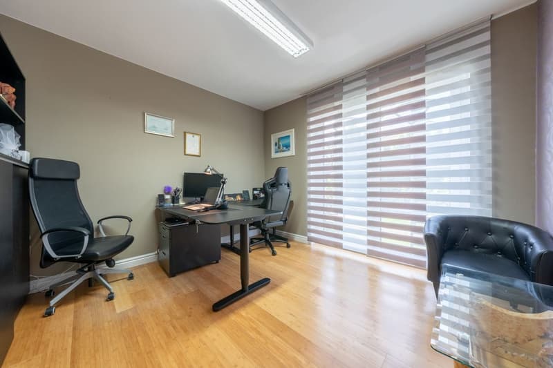 8.5-room single-family home with pool and panoramic view in Stüsslingen (10)