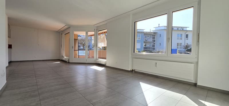 Freshly renovated 4.5-room apartment directly next to kindergarten and primary school (3)