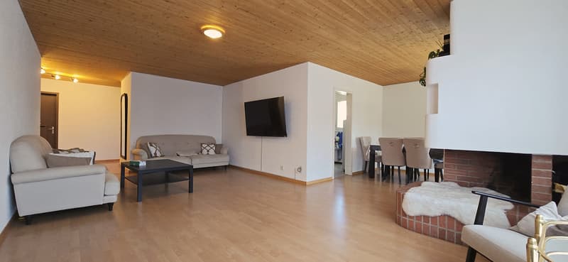 Helle 4.5-Zimmer-Wohnung mit Panoramabalkon in Bern Bümpliz - Ihr neues Zuhause mit Weitblick (4)